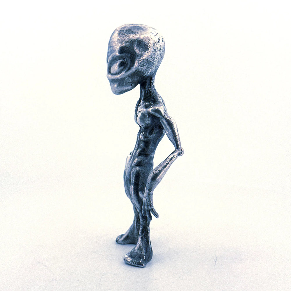 Alien hand-poured 999+ silver statue by Gold Spartan