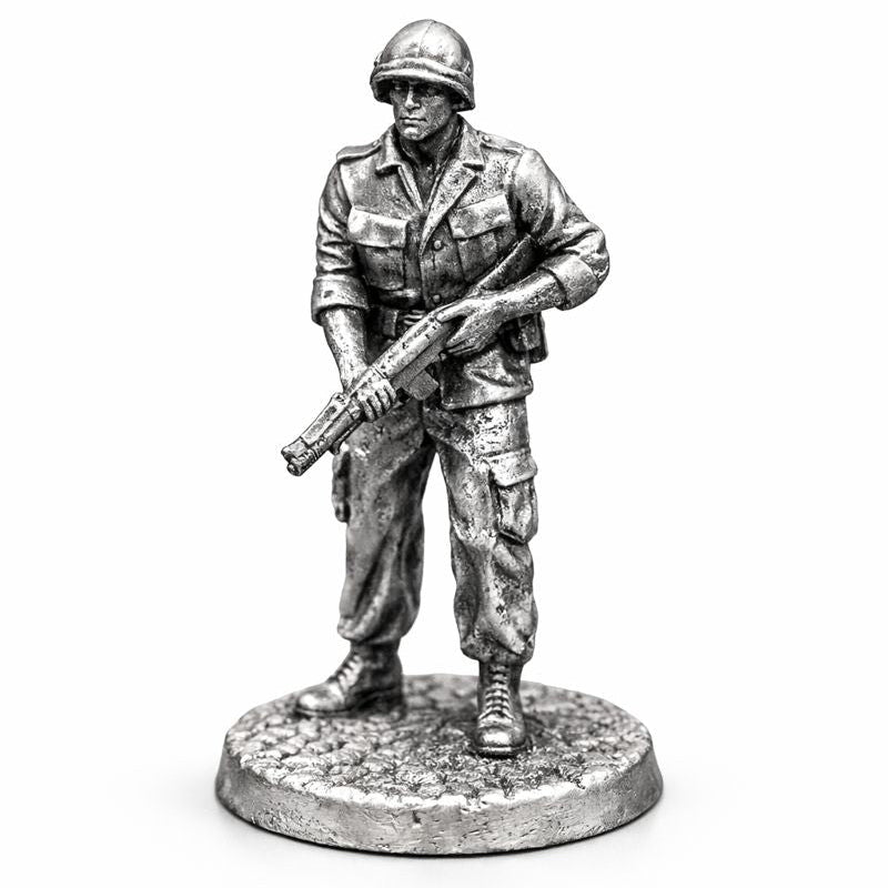 Soldier - Grenade Launcher hand-poured 999+ silver statue by Gold Spartan
