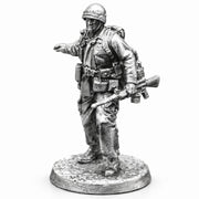 Soldier - Grenadier hand-poured 999+ silver statue by Gold Spartan
