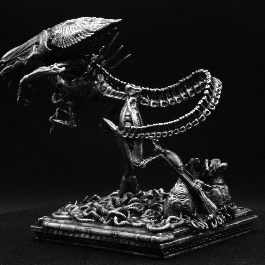 Alien Queen hand poured 999 silver statue collectible by Gold Spartan