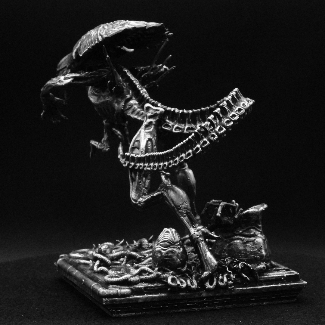 Alien Queen hand poured 999 silver statue collectible by Gold Spartan