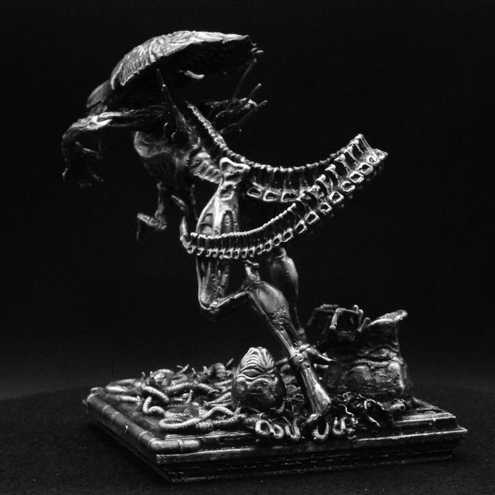 Alien Queen hand poured 999 silver statue collectible by Gold Spartan