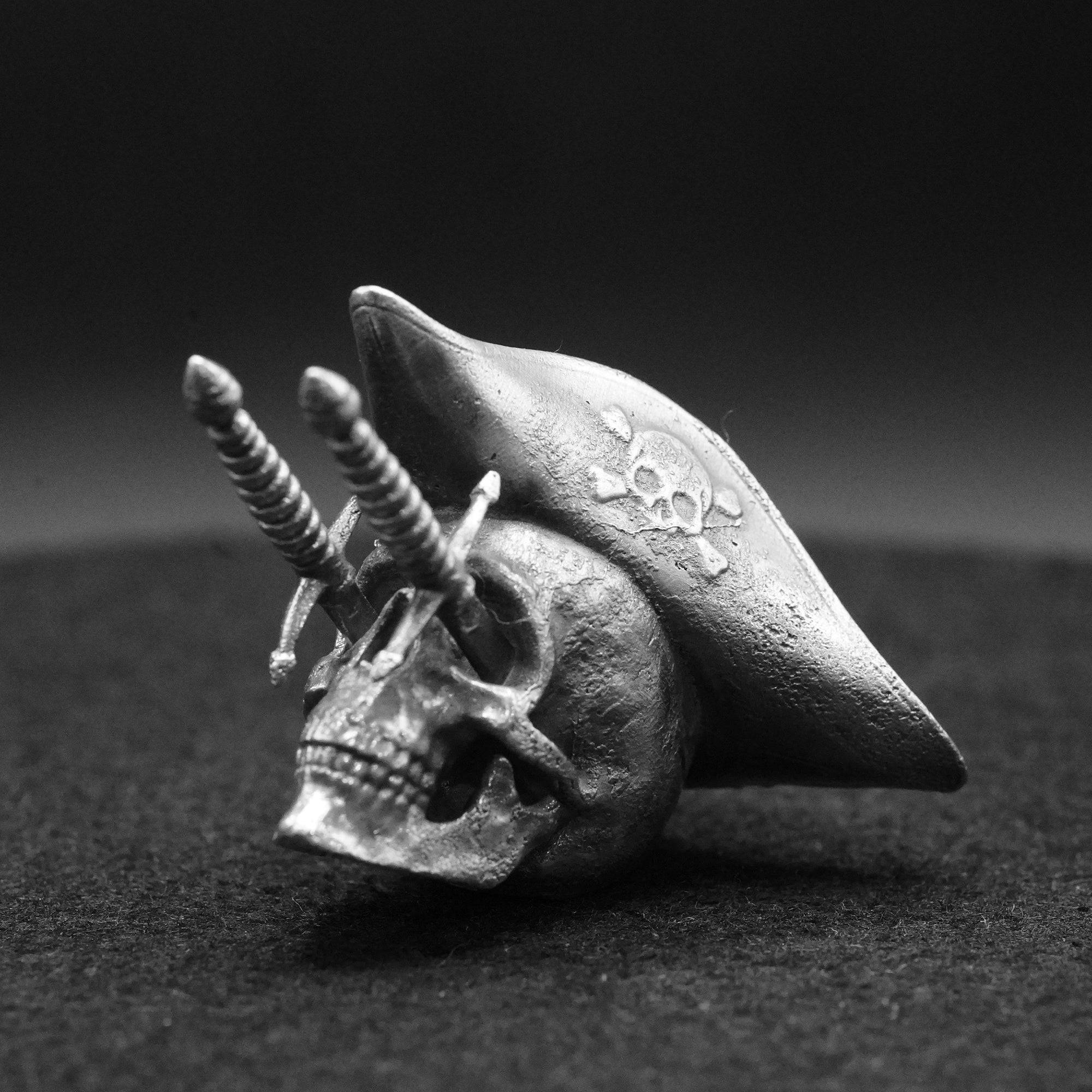 Dagger Skull hand poured 999 silver statue collectible by Gold Spartan