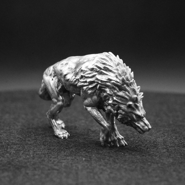 Dire Wolf hand poured 999 silver statue collectible by Gold Spartan