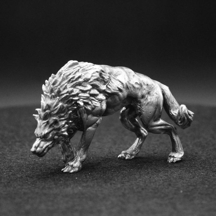 Dire Wolf hand poured 999 silver statue collectible by Gold Spartan