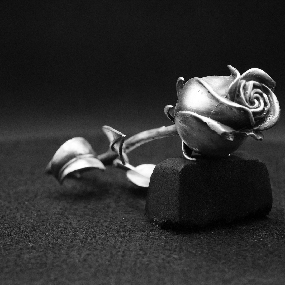 Eternal Rose hand poured 999 silver statue collectible by Gold Spartan