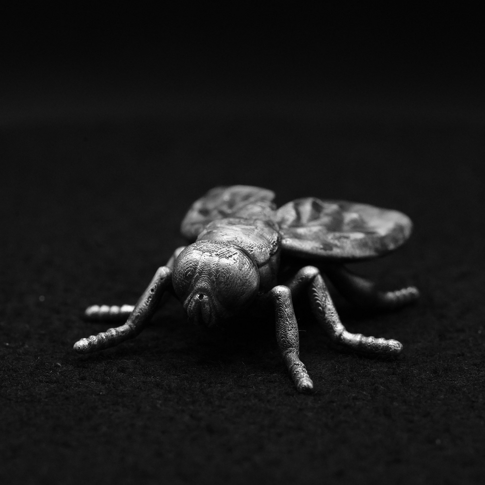 Fly hand-poured 999+ silver statue by Gold Spartan