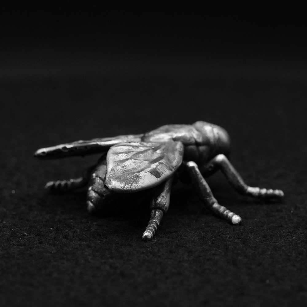 Fly hand-poured 999+ silver statue by Gold Spartan