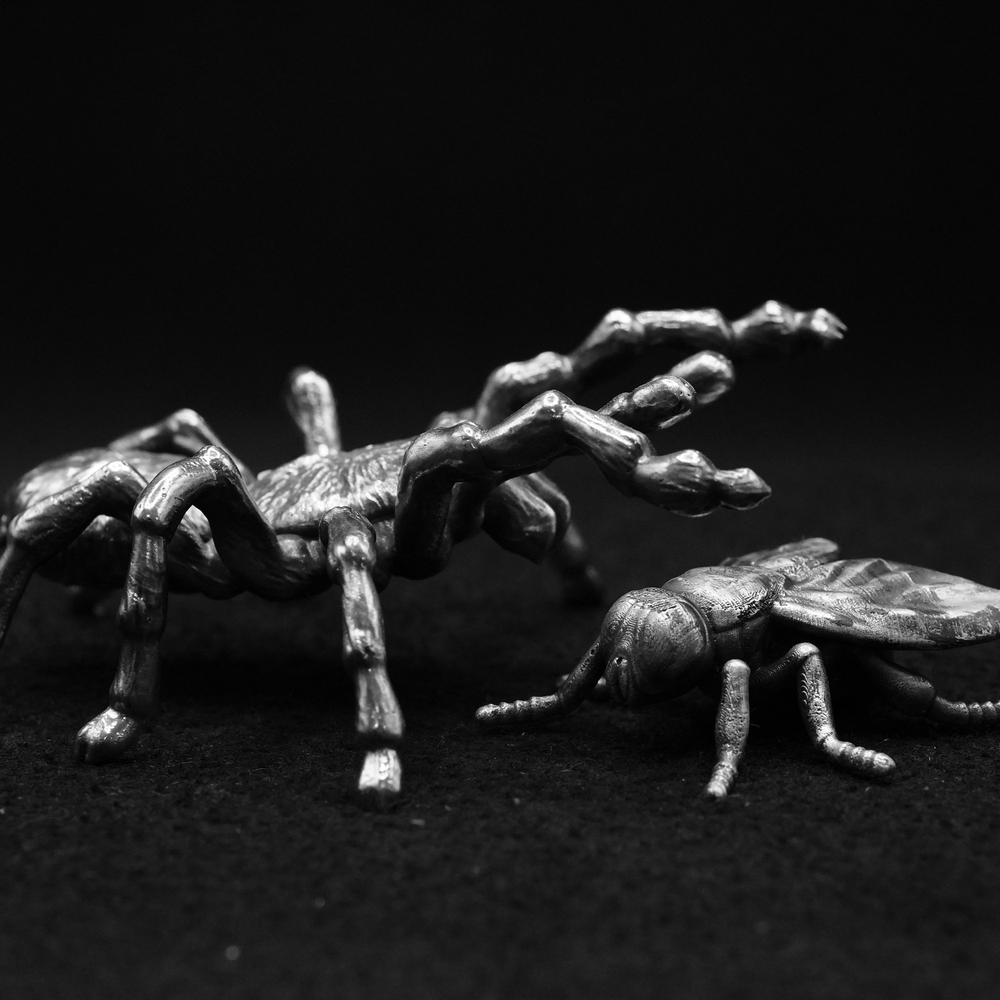 Fly hand-poured 999+ silver statue by Gold Spartan