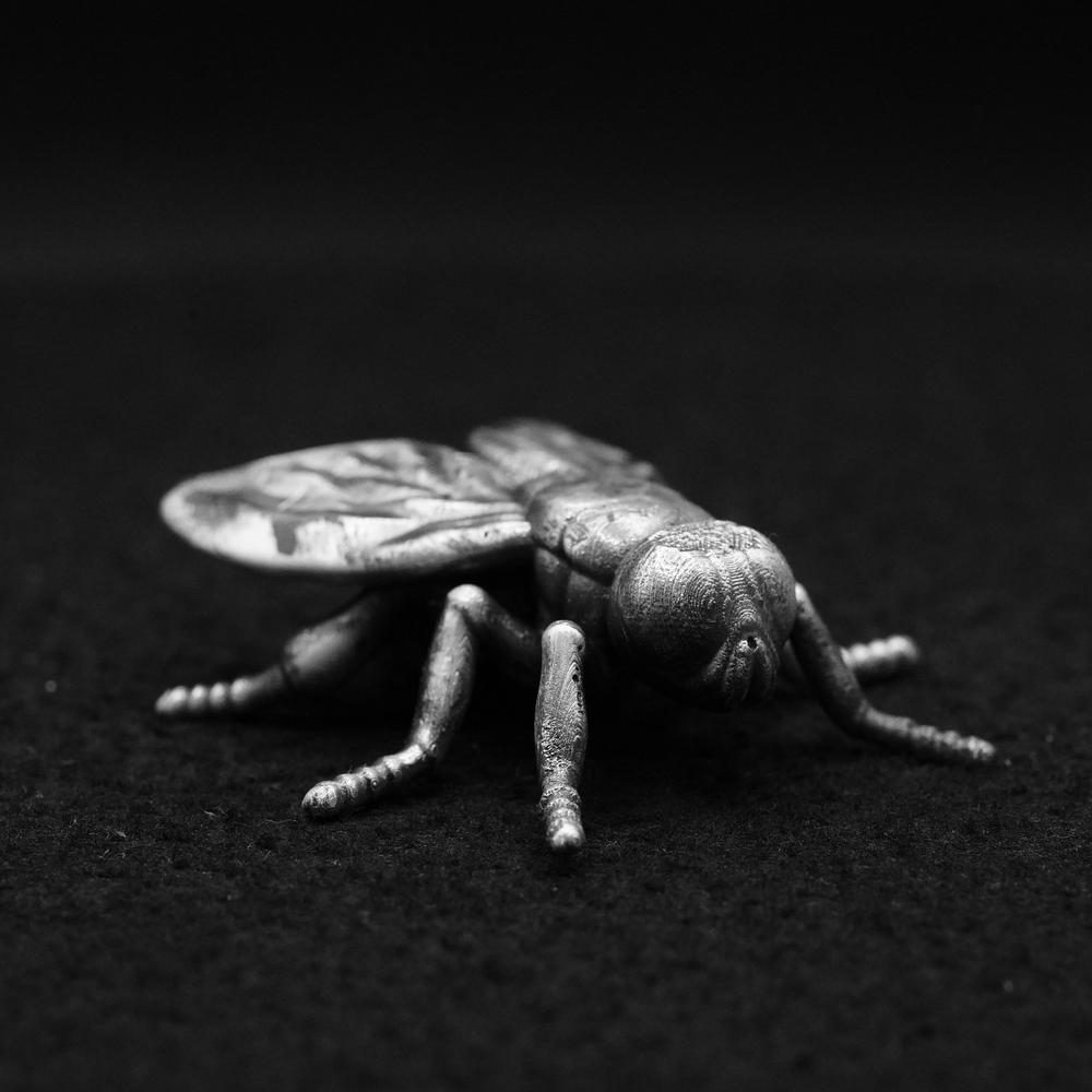 Fly hand-poured 999+ silver statue by Gold Spartan