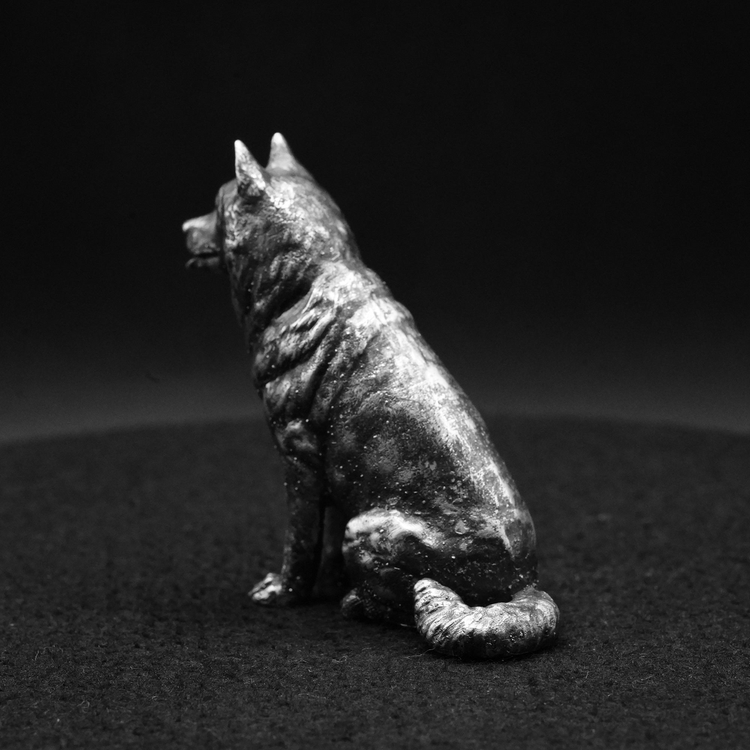 Husky hand poured 999 silver statue collectible by Gold Spartan