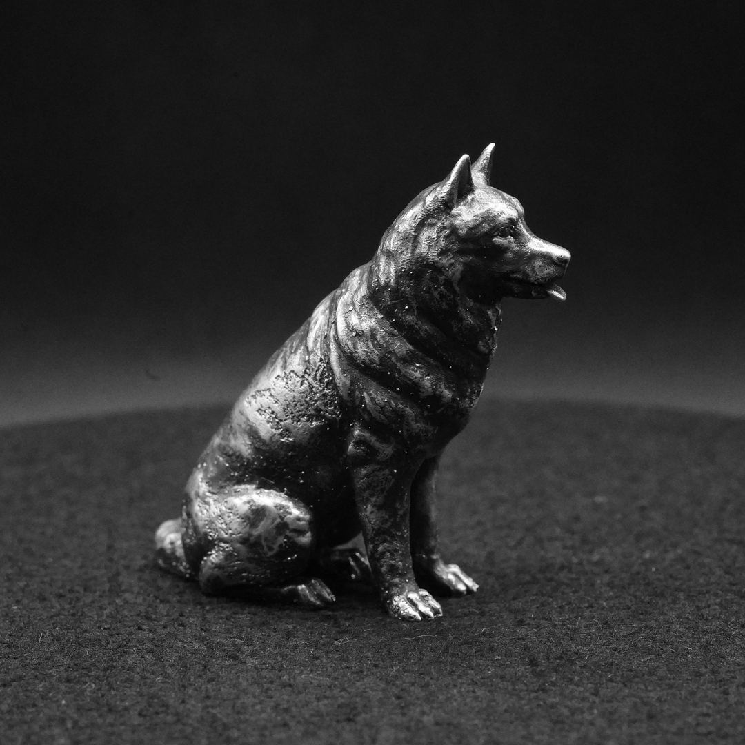 Husky hand poured 999 silver statue collectible by Gold Spartan