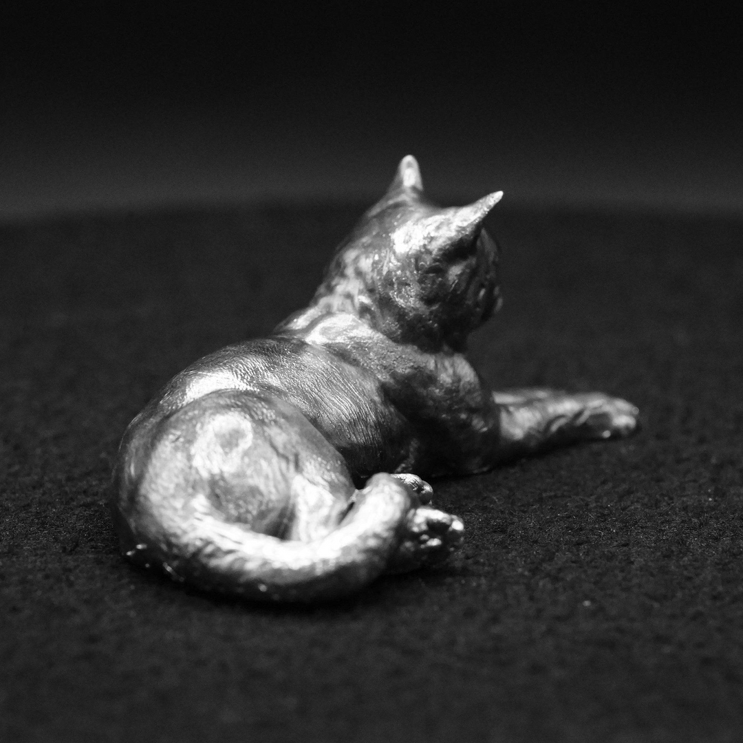 Lazy Cat hand poured 999 silver statue collectible by Gold Spartan