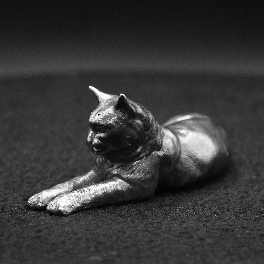 Lazy Cat hand poured 999 silver statue collectible by Gold Spartan