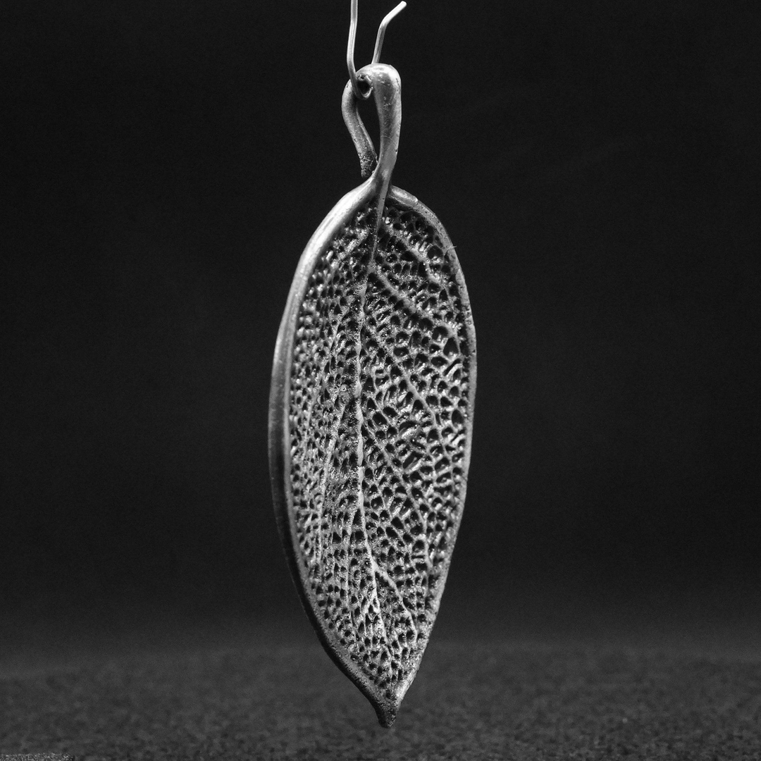 Leaf Pendant hand poured 999 silver statue collectible by Gold Spartan