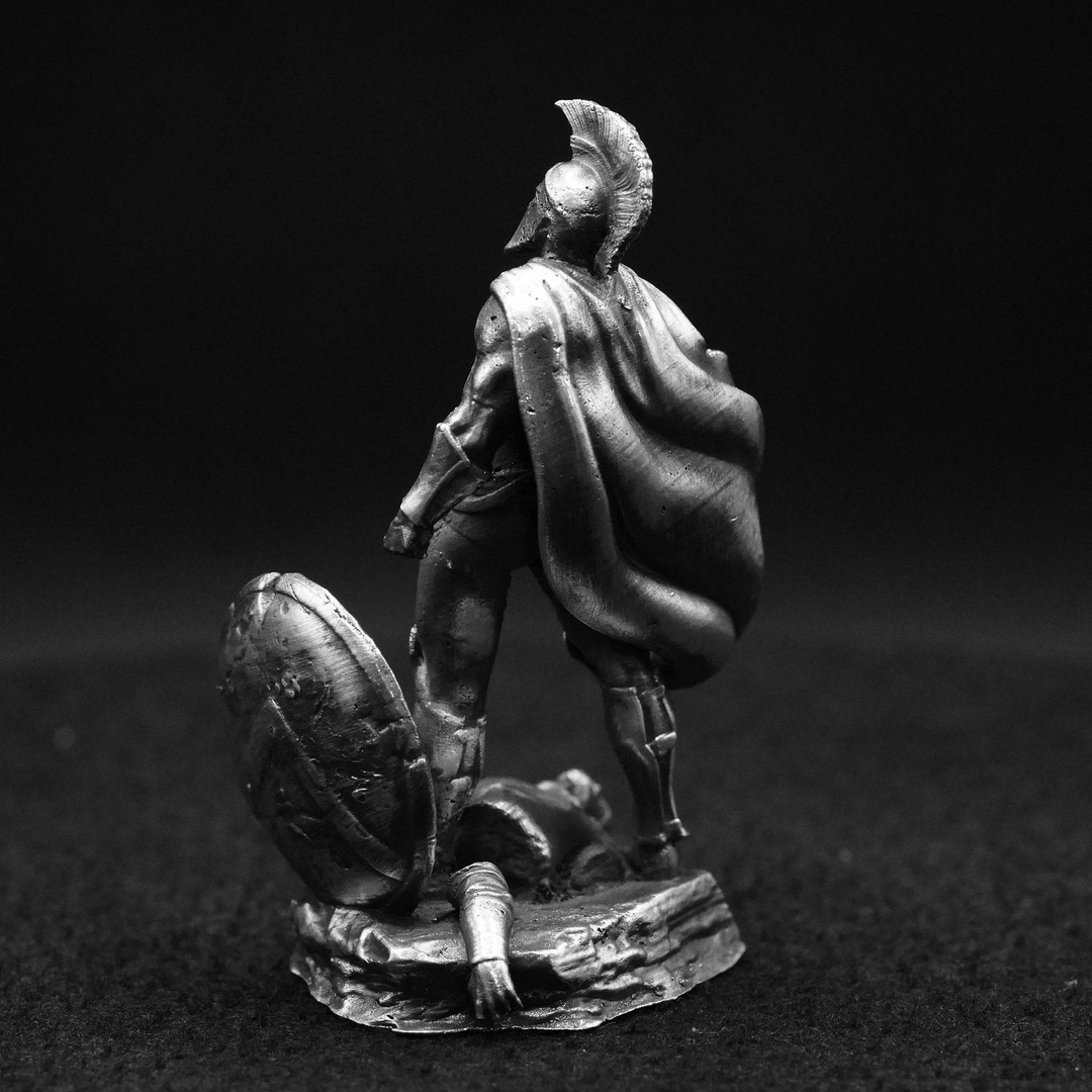 Leonidas hand poured 999 silver statue collectible by Gold Spartan