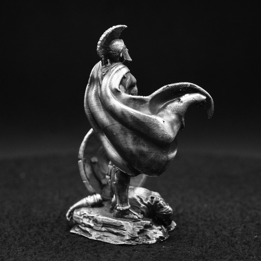 Leonidas hand-poured 999+ silver statue by Gold Spartan