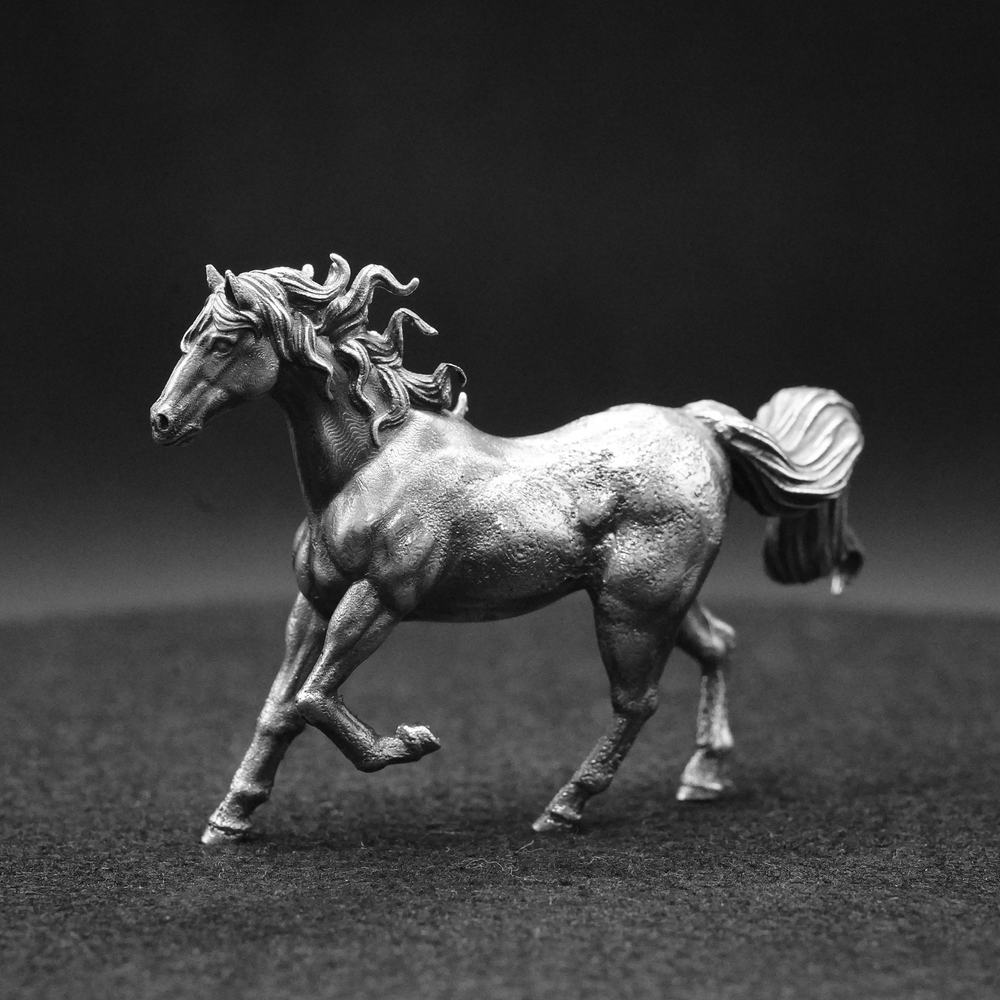 Mustang hand-poured 999+ silver statue by Gold Spartan