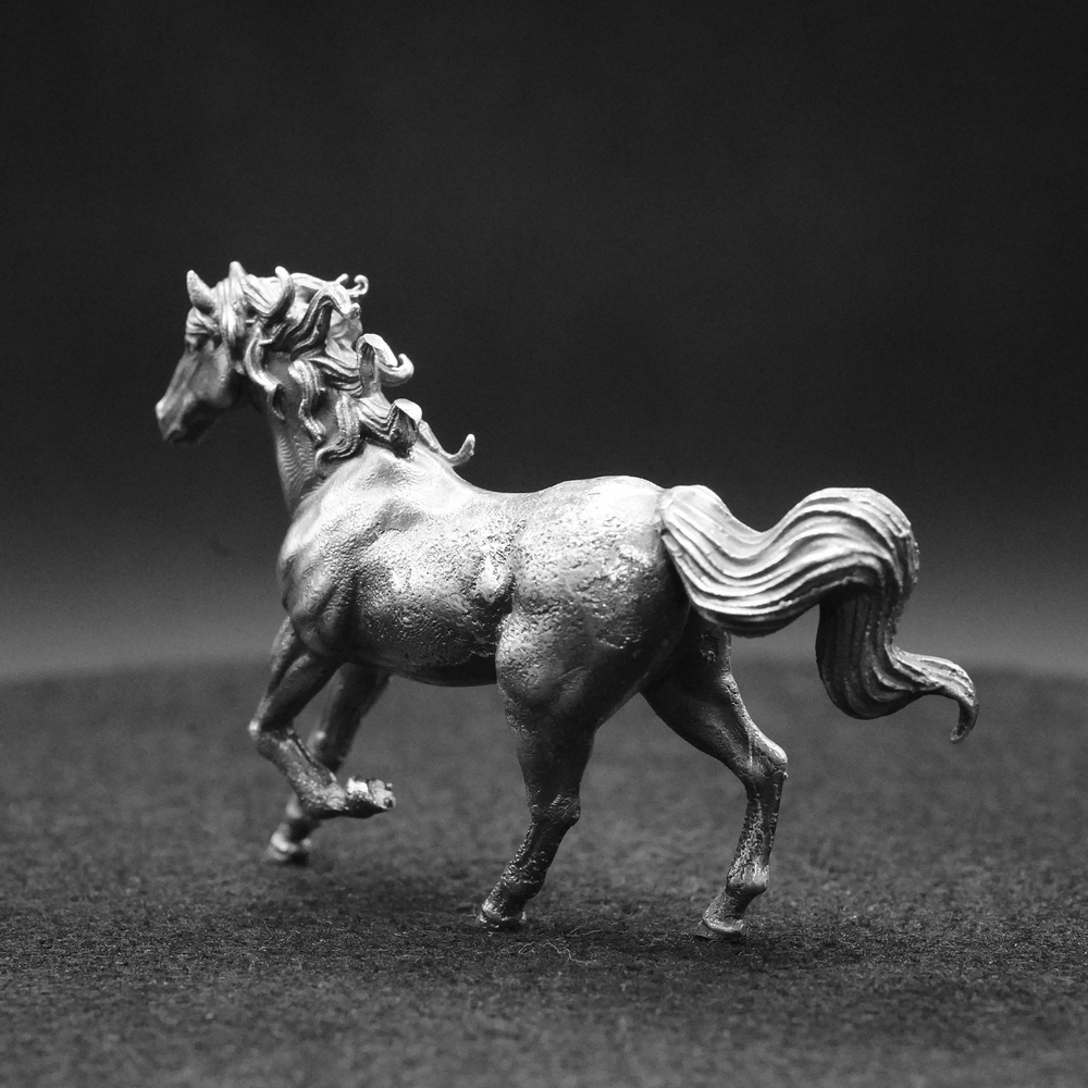 Mustang hand-poured 999+ silver statue by Gold Spartan