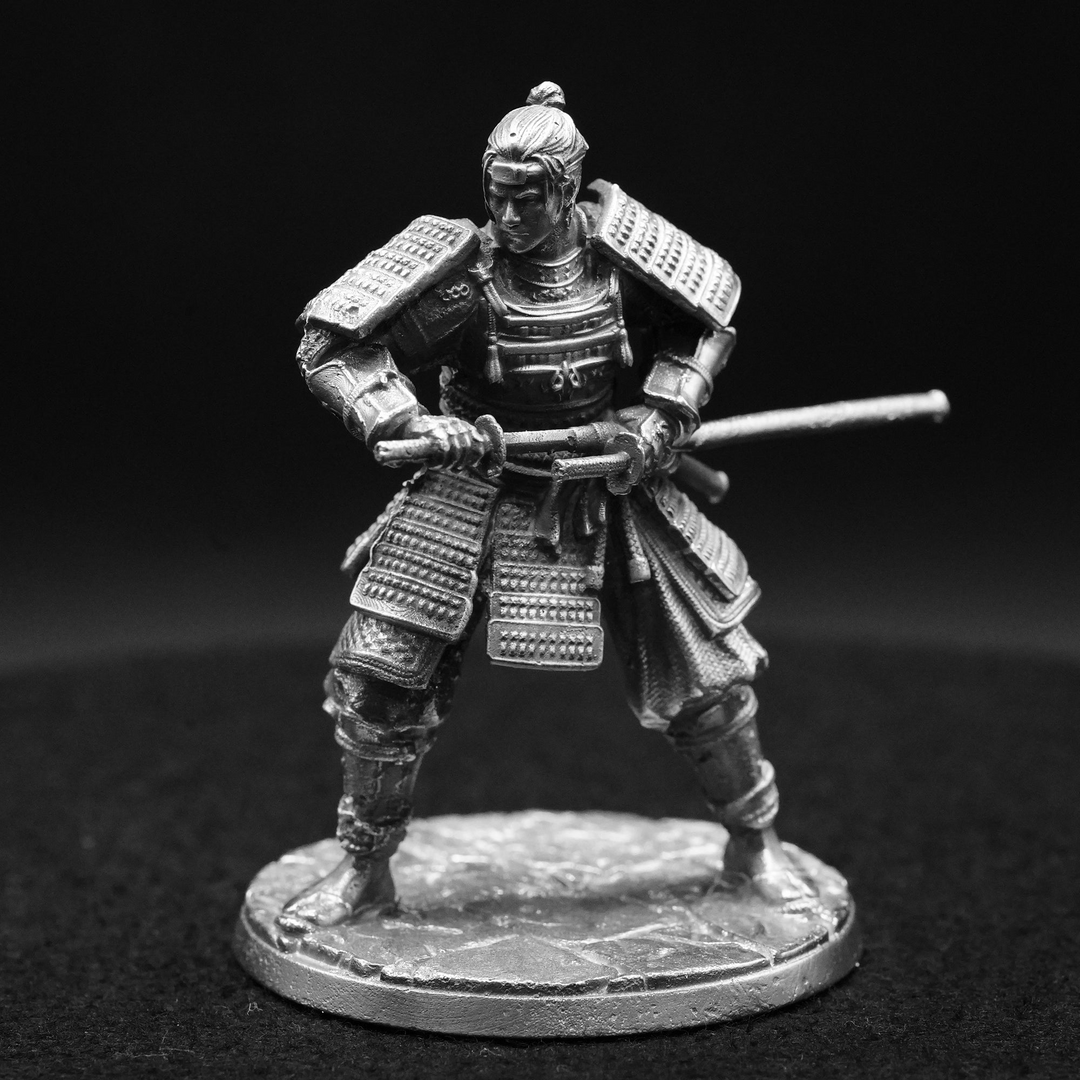 Samurai hand poured 999 silver statue collectible by Gold Spartan