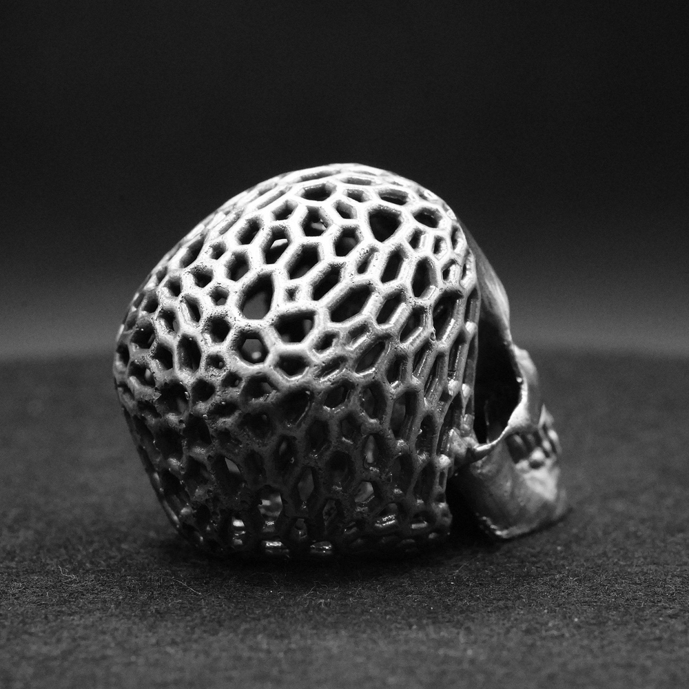 Skull Mesh hand-poured 999+ silver statue by Gold Spartan
