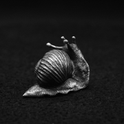 Snail hand-poured 999+ silver statue by Gold Spartan