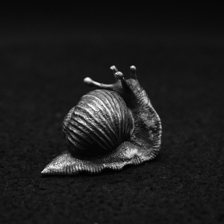 Snail hand poured 999 silver statue collectible by Gold Spartan