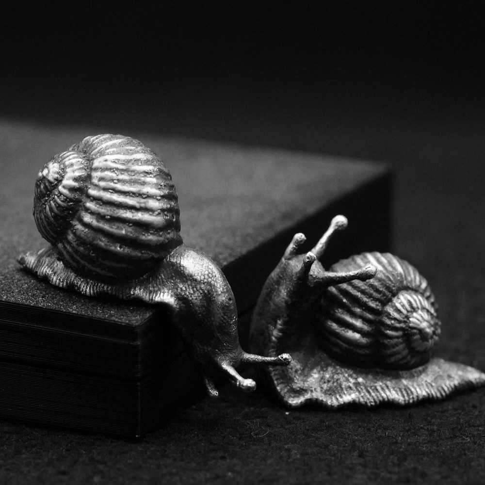 Snail hand-poured 999+ silver statue by Gold Spartan