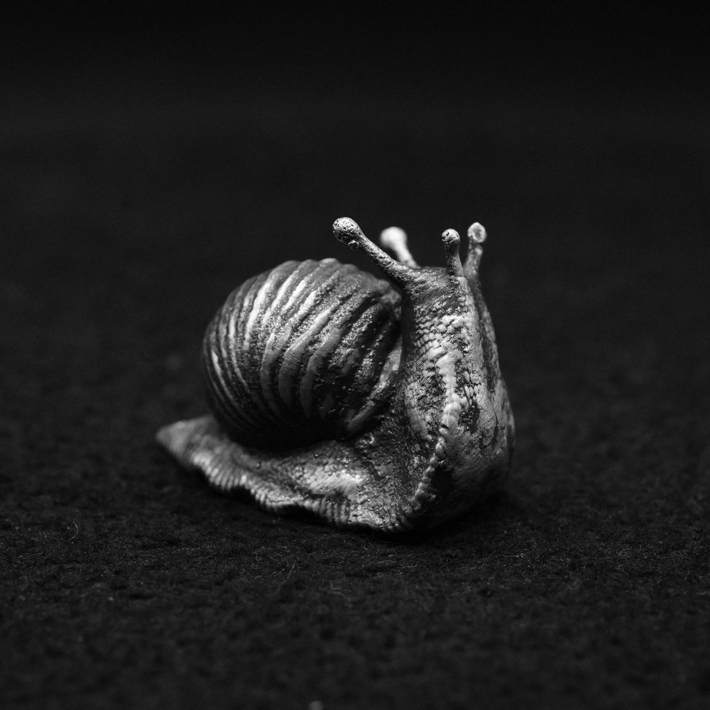 Snail hand-poured 999+ silver statue by Gold Spartan