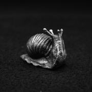 Snail hand-poured 999+ silver statue by Gold Spartan