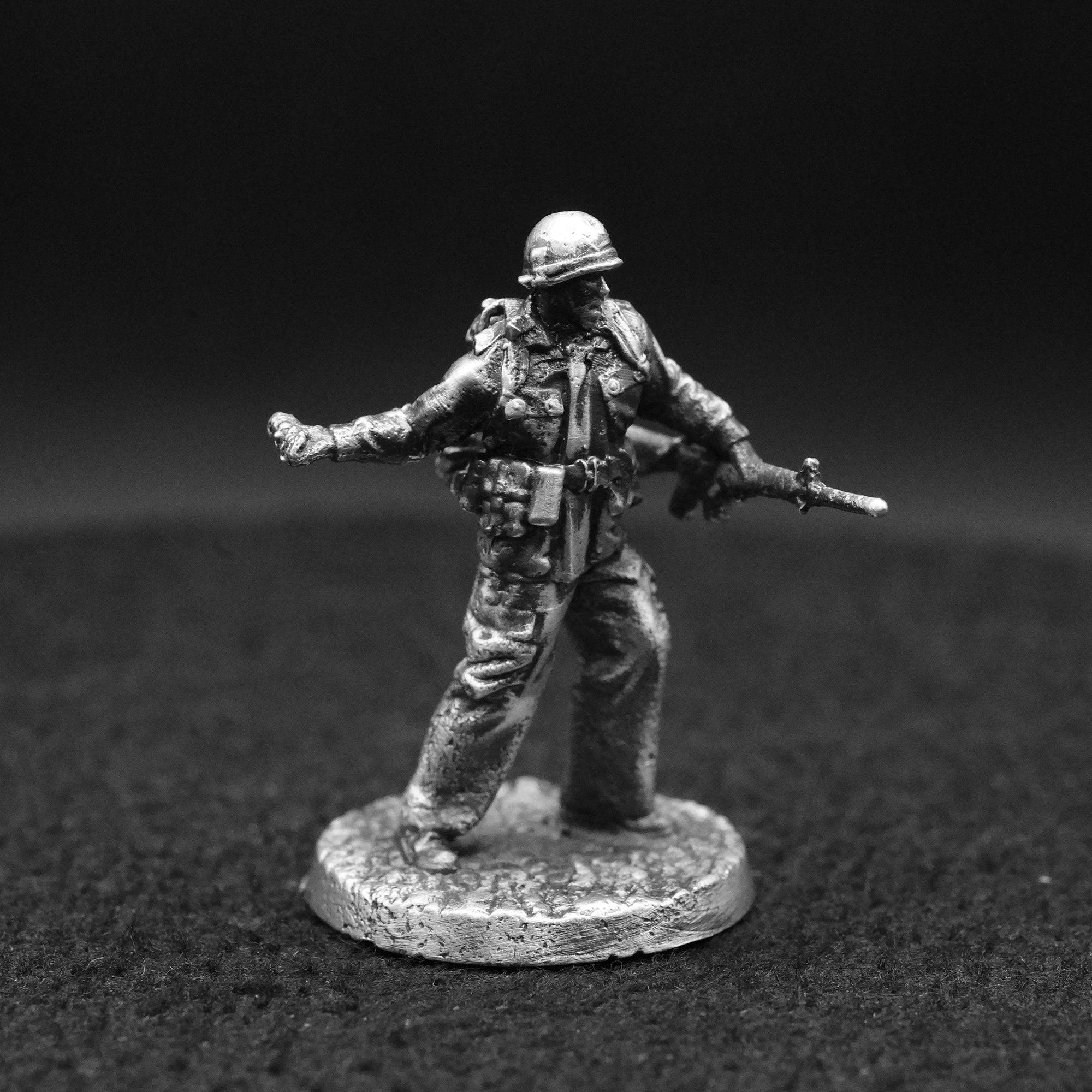 Soldier - Grenadier hand poured 999 silver statue collectible by Gold Spartan
