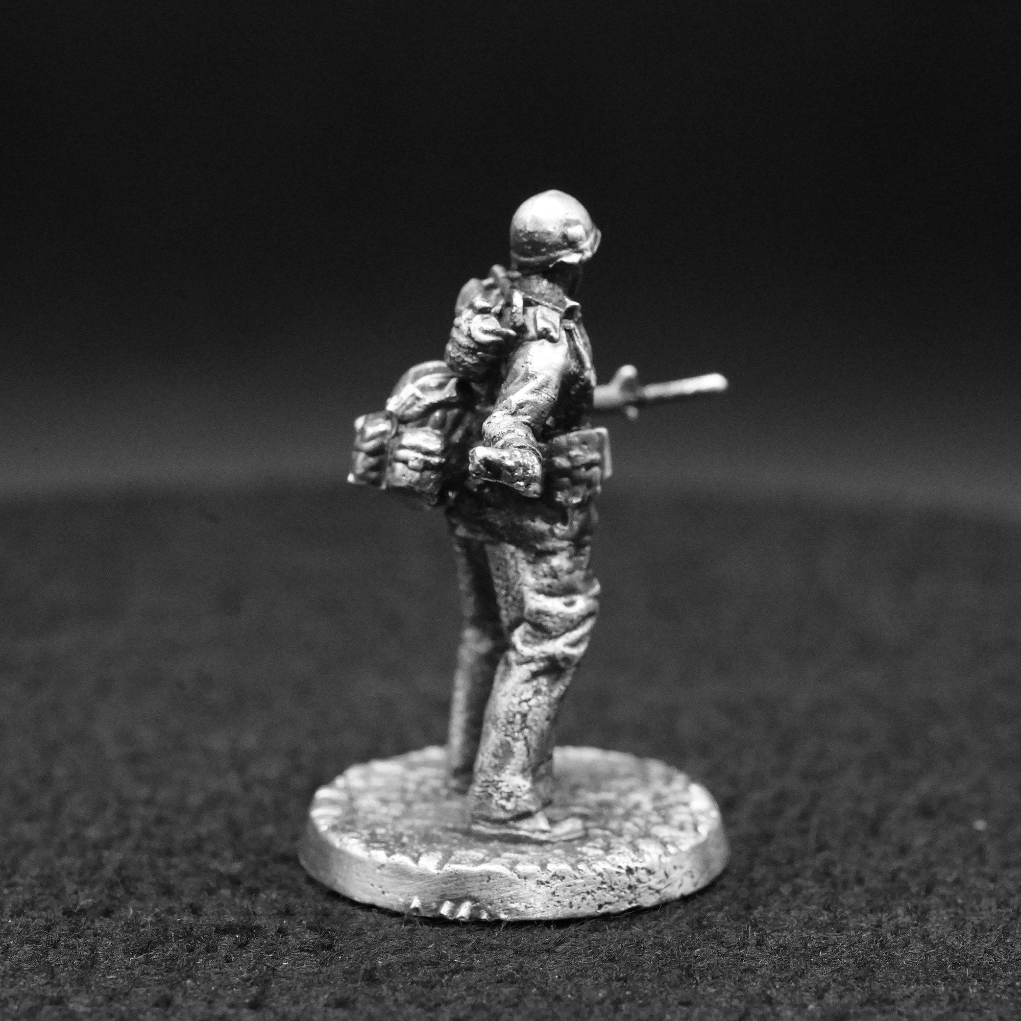 Soldier - Grenadier hand poured 999 silver statue collectible by Gold Spartan
