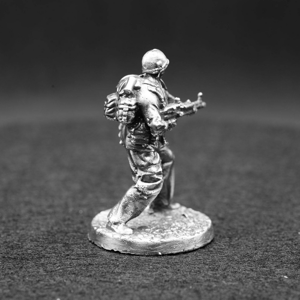 Soldier Heavy Gunner hand-poured 999+ silver statue by Gold Spartan
