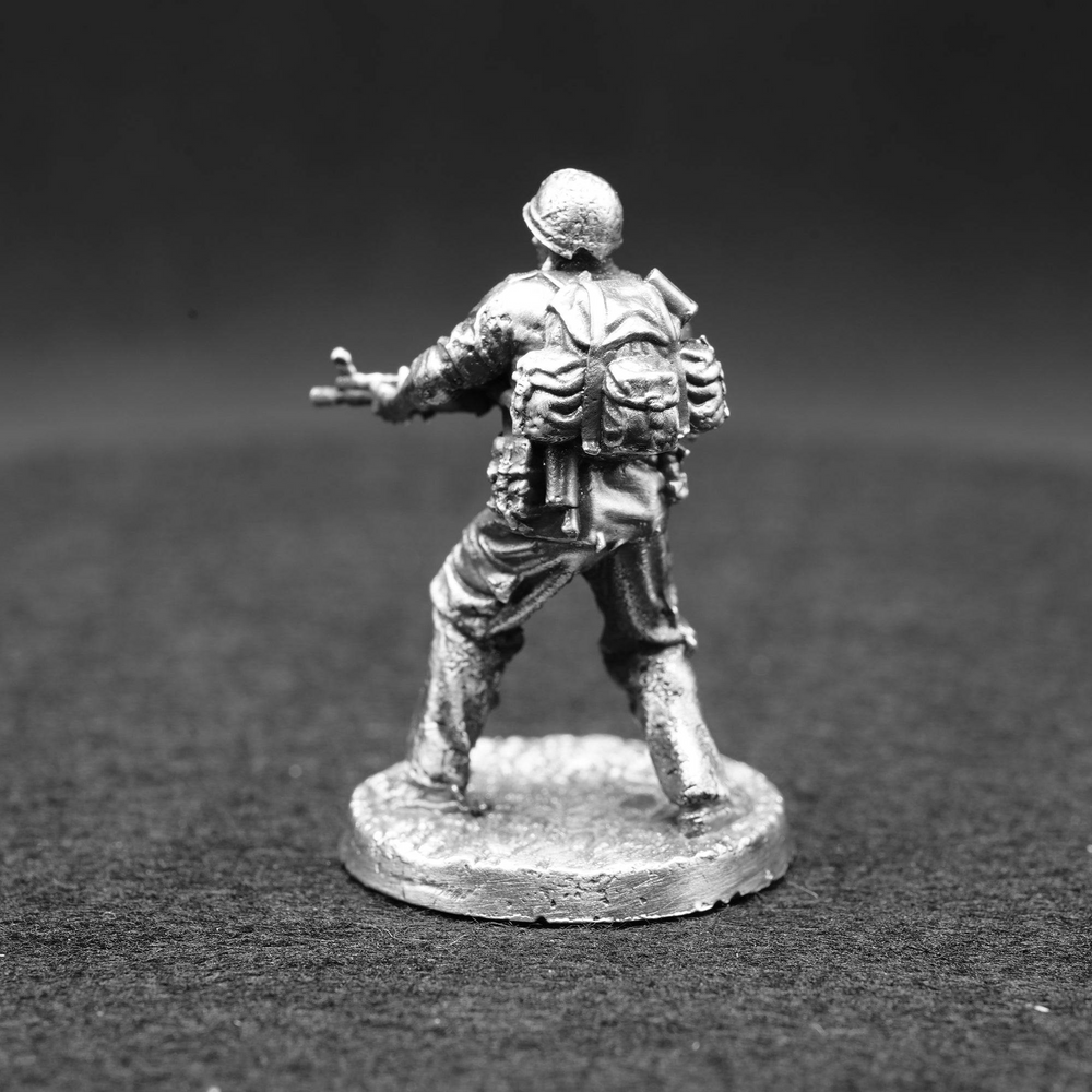 Soldier Heavy Gunner hand-poured 999+ silver statue by Gold Spartan