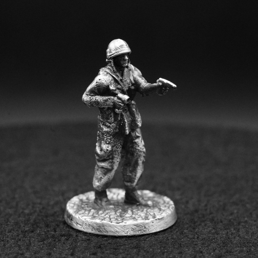 Soldier - Watchman hand-poured 999+ silver statue by Gold Spartan