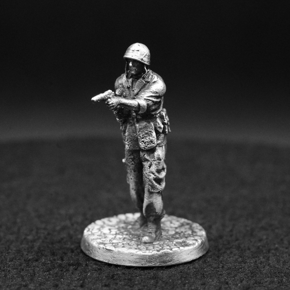 Soldier - Watchman hand-poured 999+ silver statue by Gold Spartan