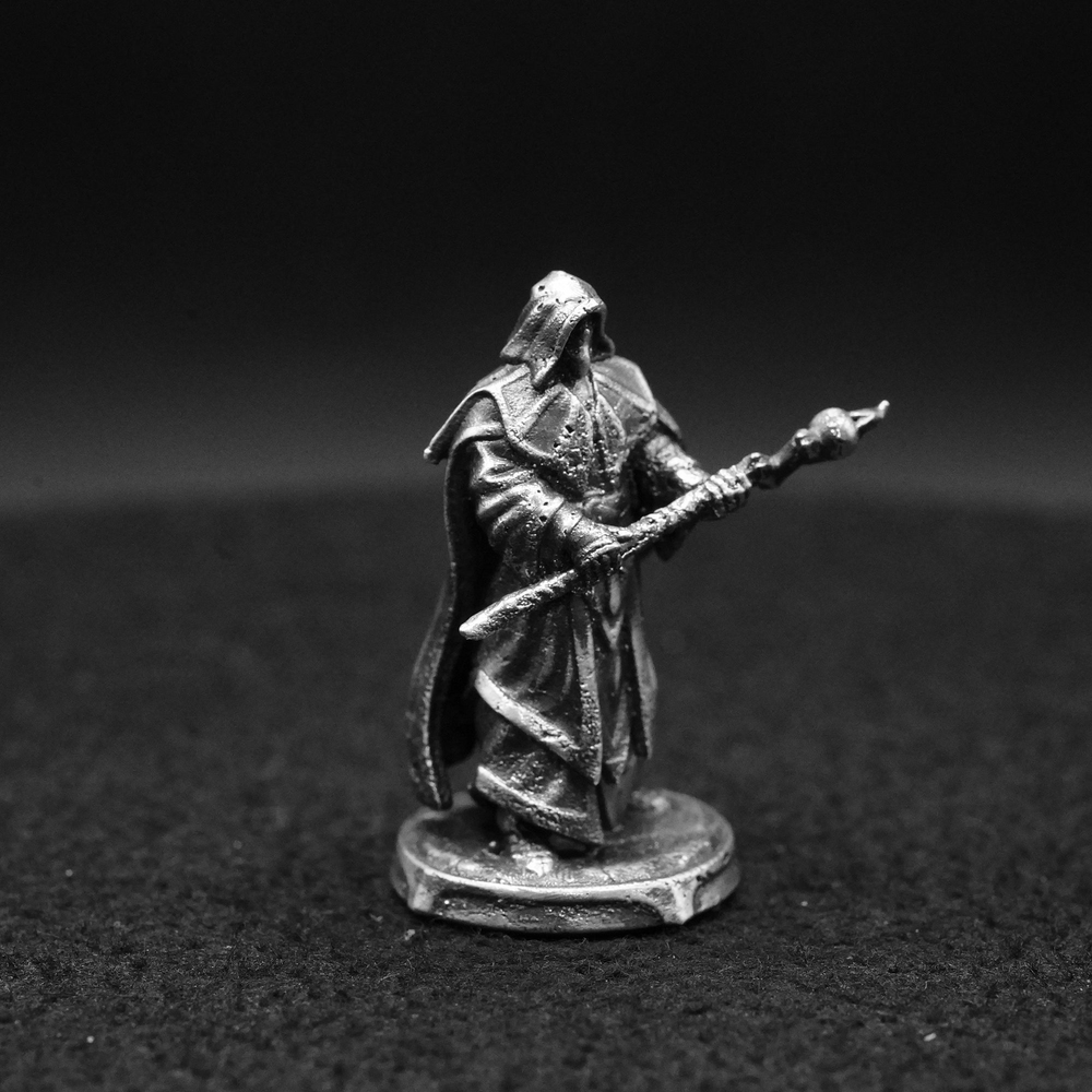 Wizard hand-poured 999+ silver statue by Gold Spartan
