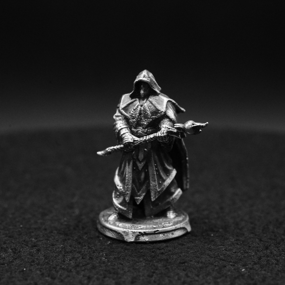 Wizard hand-poured 999+ silver statue by Gold Spartan