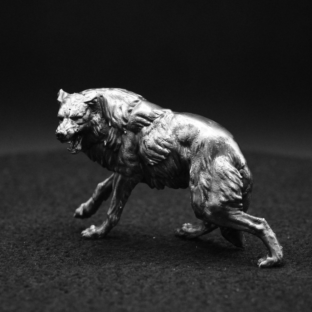 Wolf hand poured 999 silver statue collectible by Gold Spartan