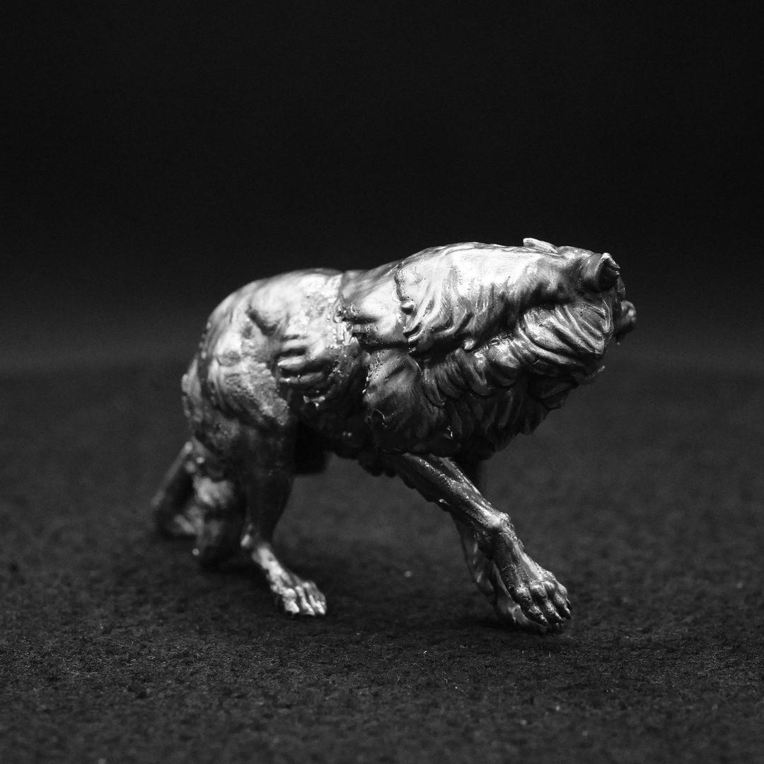 Wolf hand poured 999 silver statue collectible by Gold Spartan