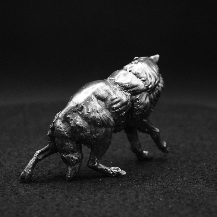 Wolf hand poured 999 silver statue collectible by Gold Spartan