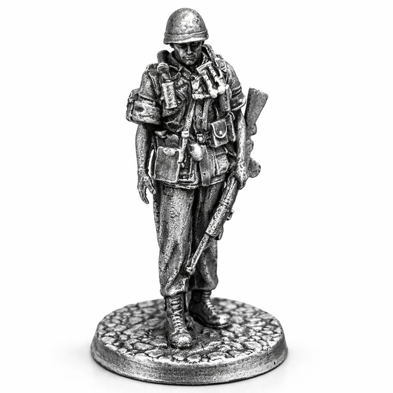 Soldier - Marching hand-poured 999+ silver statue by Gold Spartan