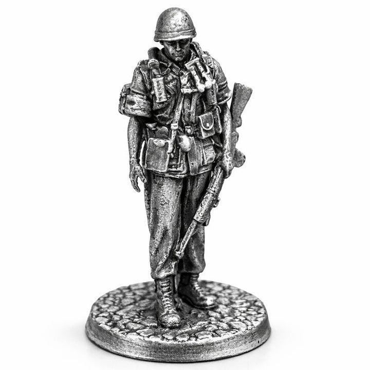 Soldier - Marching hand-poured 999+ silver statue by Gold Spartan