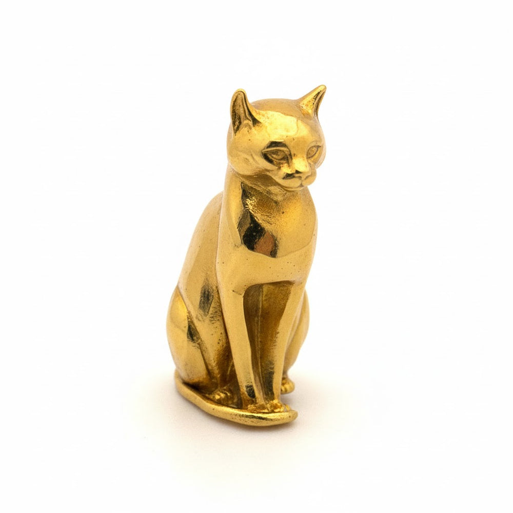 Regal Cat hand-poured 999+ silver statue by Gold Spartan
