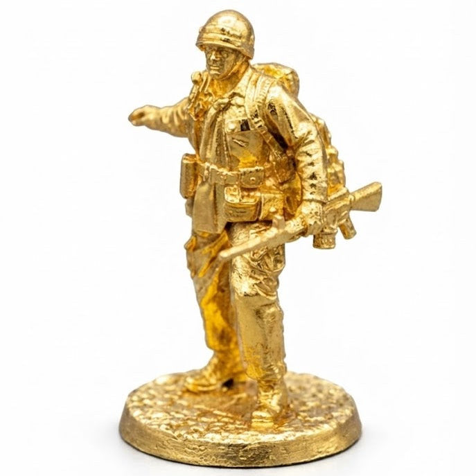 Soldier - Grenadier hand-poured 999+ silver statue by Gold Spartan