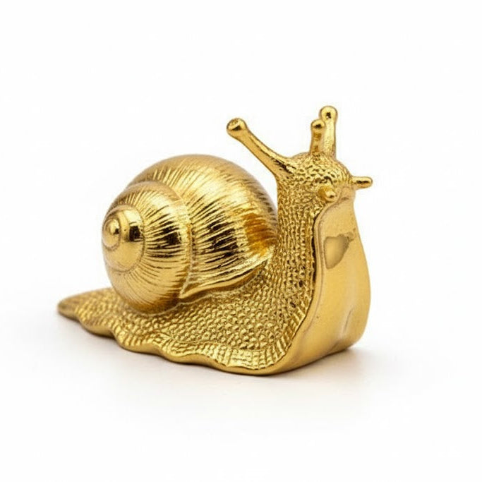 Snail hand-poured 999+ silver statue by Gold Spartan